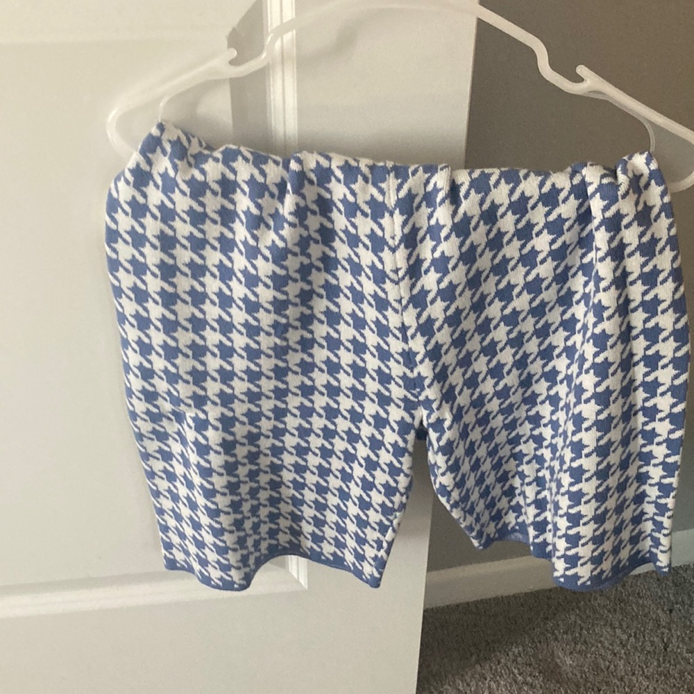 River island shorts to big for me
